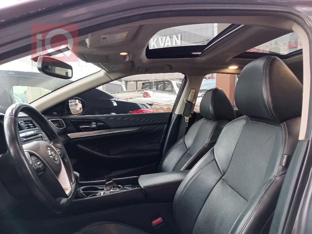 Nissan Maxima